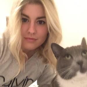 Meet your Posher, Chloé